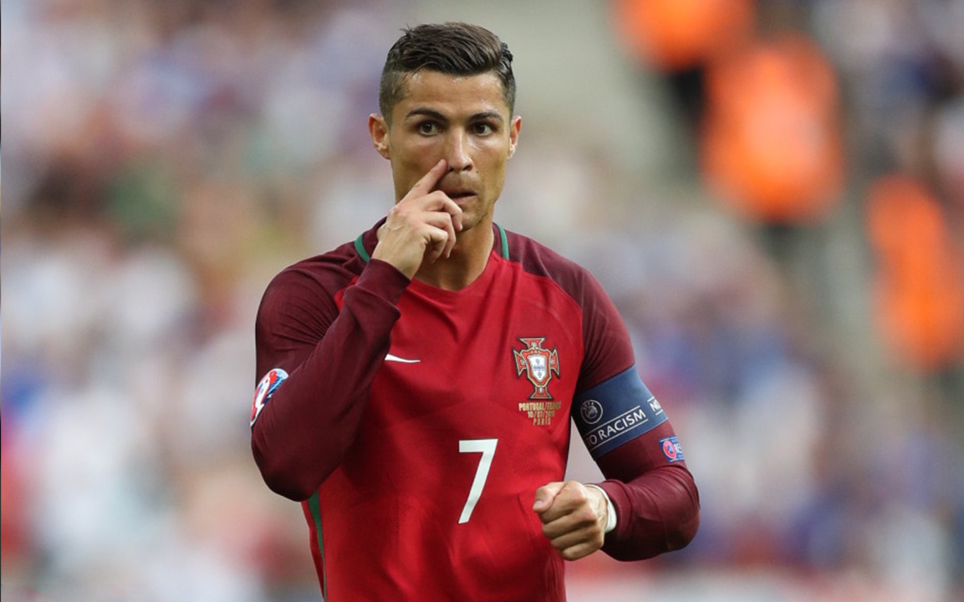 “英超战火持续升级，争冠形势扑朔迷离”，英超的比赛