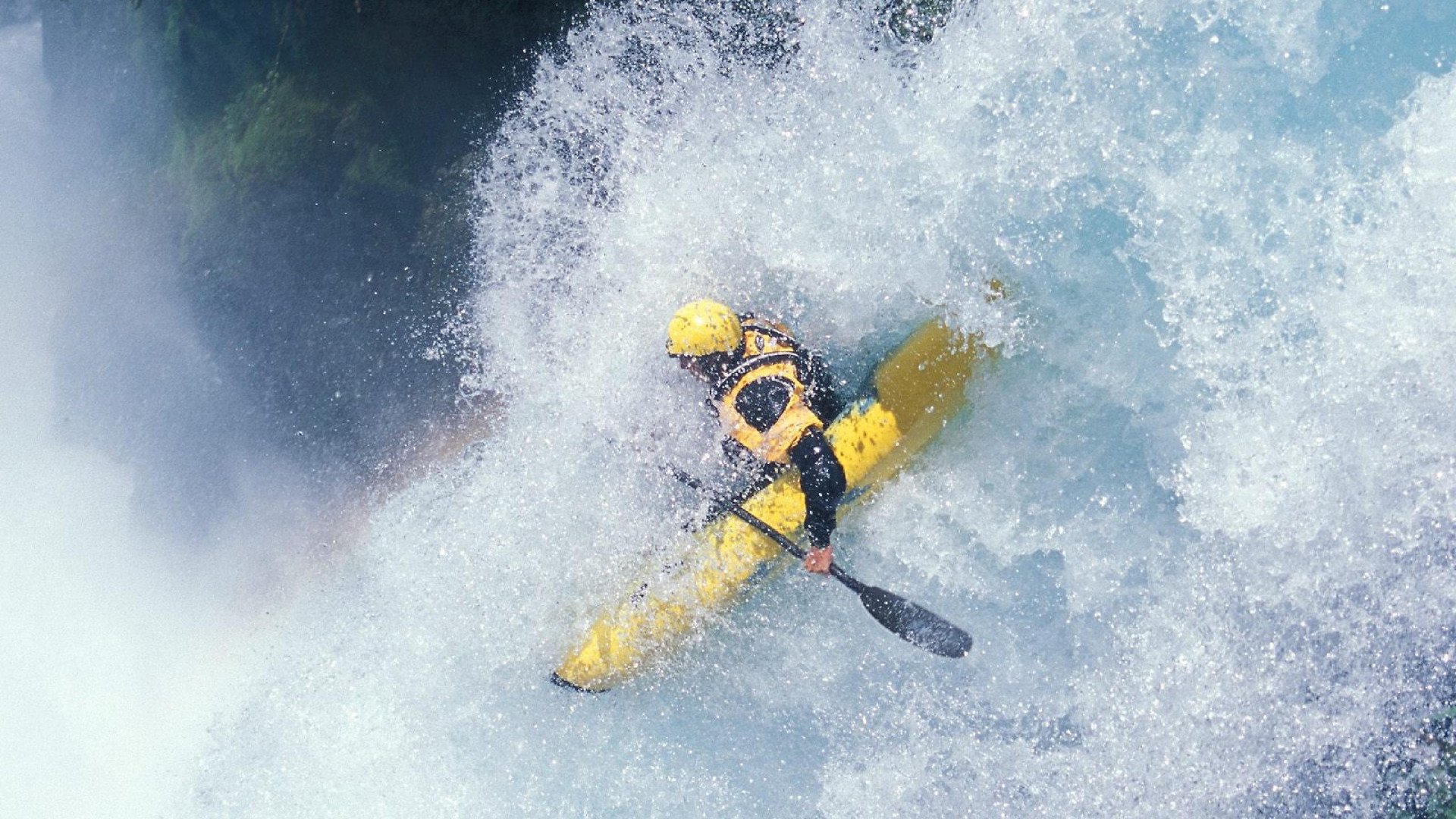 足球多语言解说团队服务外籍观众需求，英文足球解说常用词汇